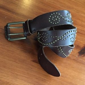 Double pronged leather belt